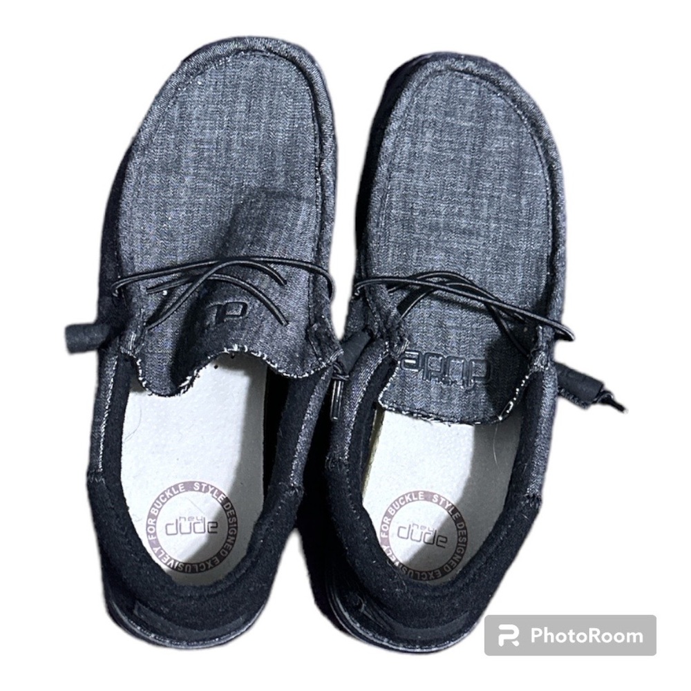 Hey Dude shoes men’s size 6 women size 8. Worn once!